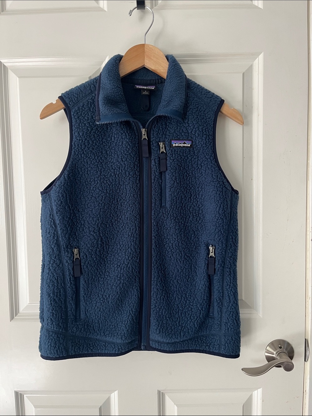 Patagonia Women's Retro Pile Fleece Vest Navy Blue Size S Warm Outdoors Hiking